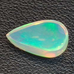 Opale éthiopienne taille poire 1.50ct