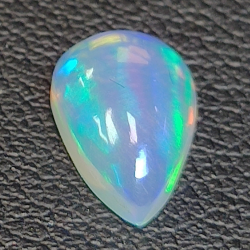 Opale éthiopienne taille poire 1.50ct