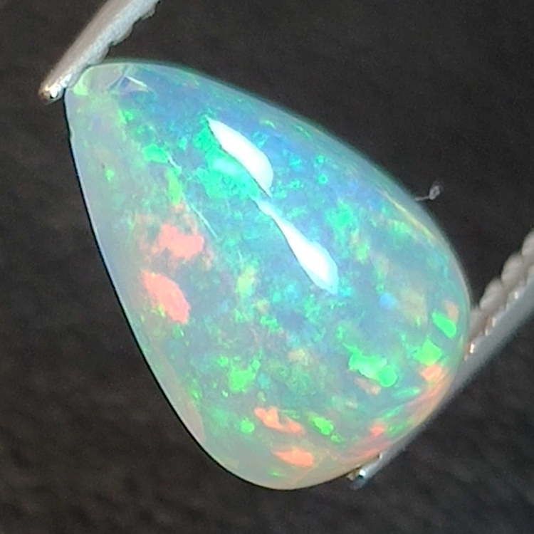 Ethiopian pear-cut opal 1.75ct