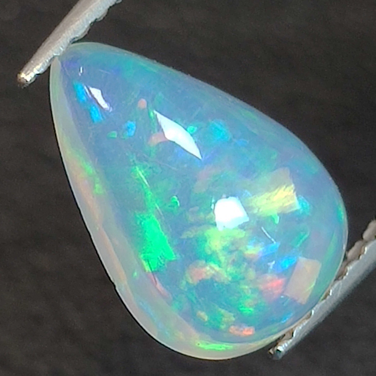 Äthiopischer Opal im Birnenschliff 1,46ct