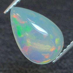 Äthiopischer Opal im Birnenschliff 1,20ct