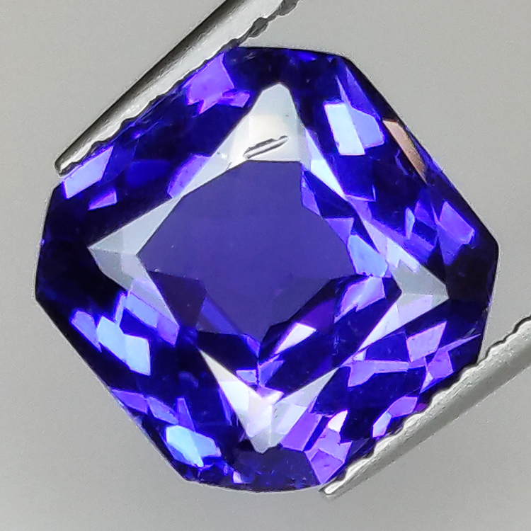 Tanzanite taglio rettangolare 3.77ct