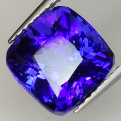 Tanzanite rectangulaire taille coussin 4.82ct