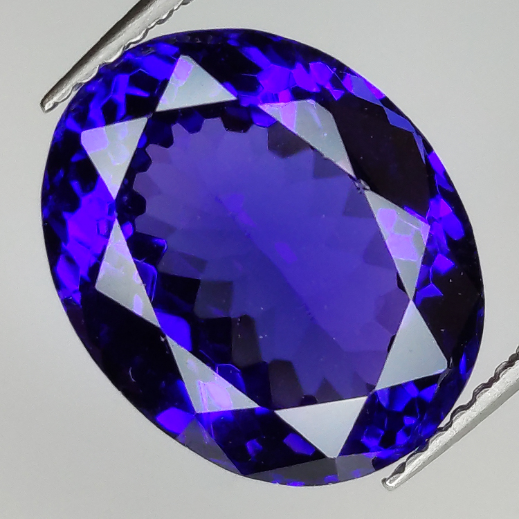 Tanzanite oval cut 6.57ct