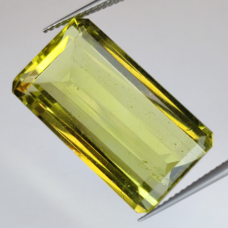 Quarzo limone taglio smeraldo 26,74ct -14x14mm