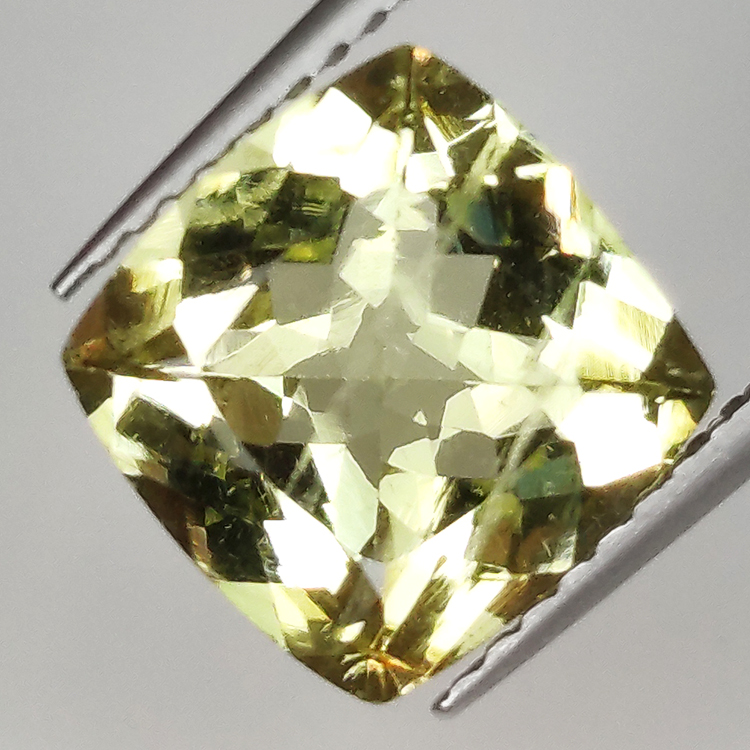 2,35ct Heliodoro Größe Cushion