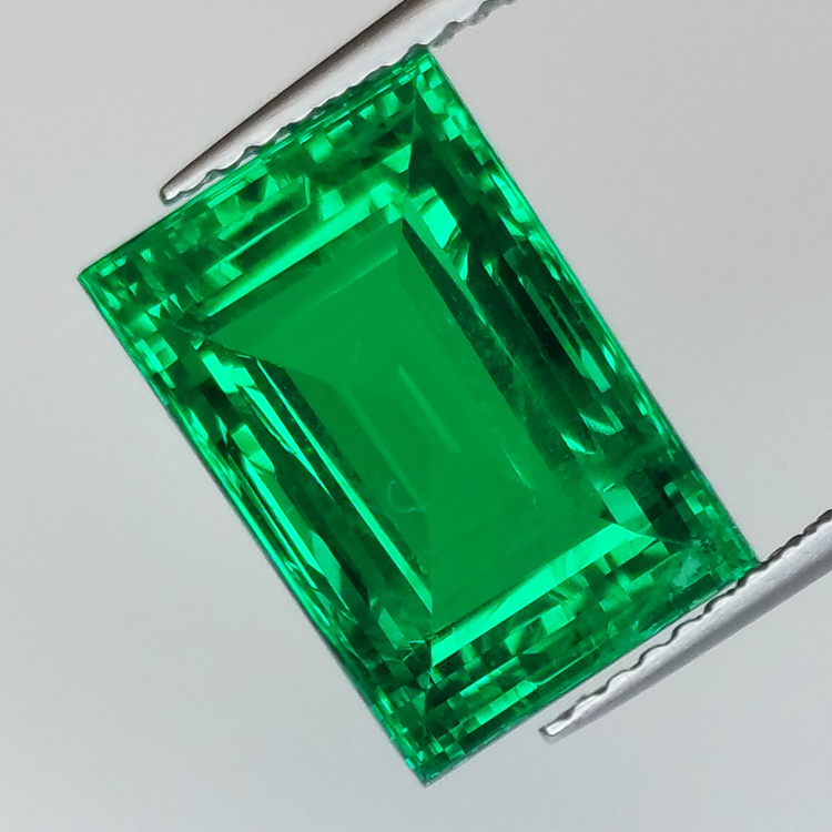 5.96ct Princess cut hydrothermal emerald 12.32x8.35mm