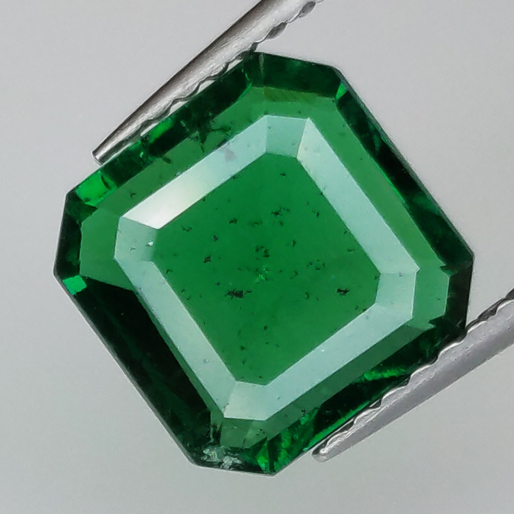 2.07ct Esmeralda hidrotermal talla esmeralda 8.44x8.49mm