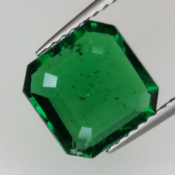 2.07ct Esmeralda hidrotermal talla esmeralda 8.44x8.49mm