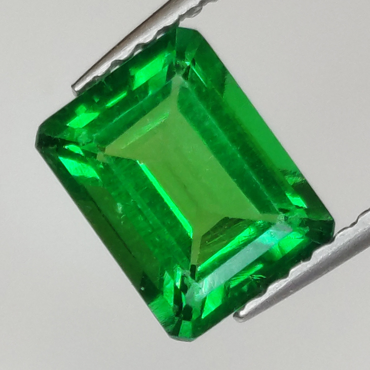 1,44 ct Émeraude hydrothermale taille émeraude 8,01x6,12 mm