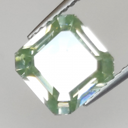 Grüner Moissanit im Smaragdschliff von 2,38 ct, 7,57 x 7,80 mm