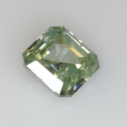 Grüner Moissanit im Smaragdschliff von 2,38 ct, 7,57 x 7,80 mm