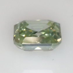 Grüner Moissanit im Smaragdschliff von 2,38 ct, 7,57 x 7,80 mm