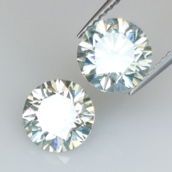 3,27 ct Moissanite taille ronde 7,65x7,70 mm