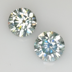 3,27 ct Moissanite taille ronde 7,65x7,70 mm