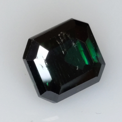 Grüner Moissanit im Smaragdschliff von 2,98 ct, 8,48 x 7,66 mm