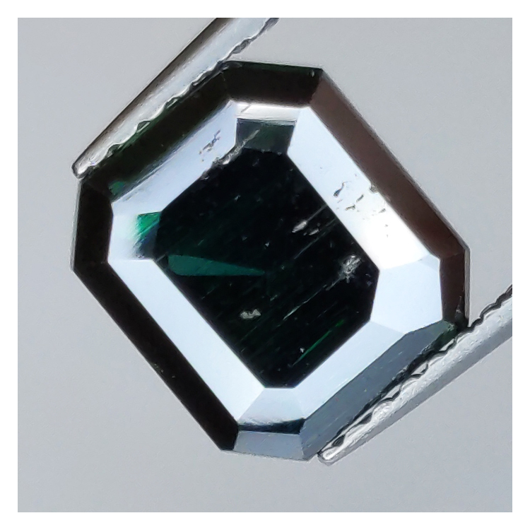 Grüner Moissanit im Smaragdschliff von 2,98 ct, 8,48 x 7,66 mm