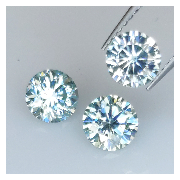 2.07ct Green Moissanite round cut 6mm