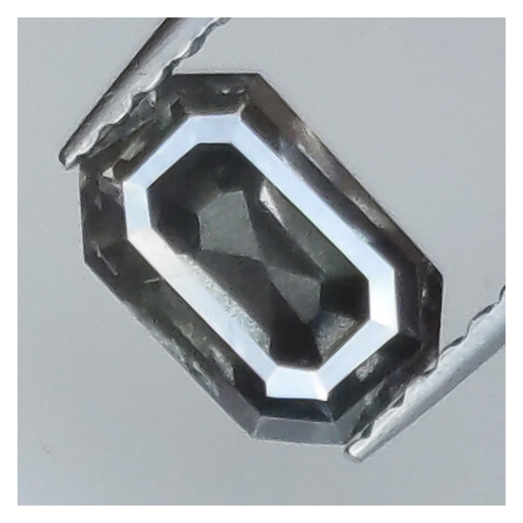 Émeraude moissanite grise 1,44 ct taillée 7,16x4,67 mm