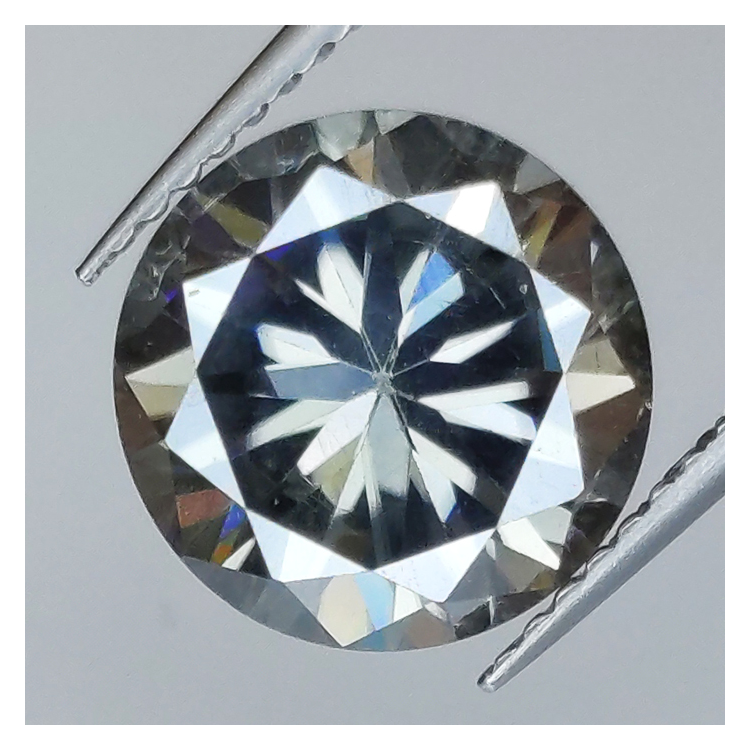 3,63 ct grauer Moissanit im Rundschliff 10,00 x 6,18 mm