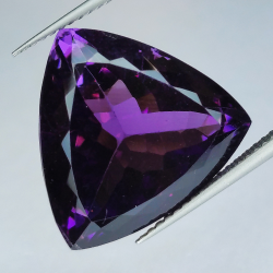 18.79ct Amatista talla trilliant 17.70x17.26mm