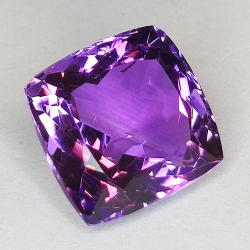 12,67ct Amethyst im Kissenschliff 14.11x13.71mm