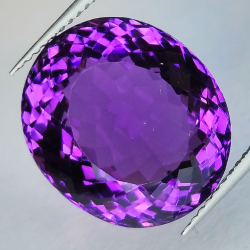 17,06ct Amethyst ovaler Schliff 7.48x15.13mm