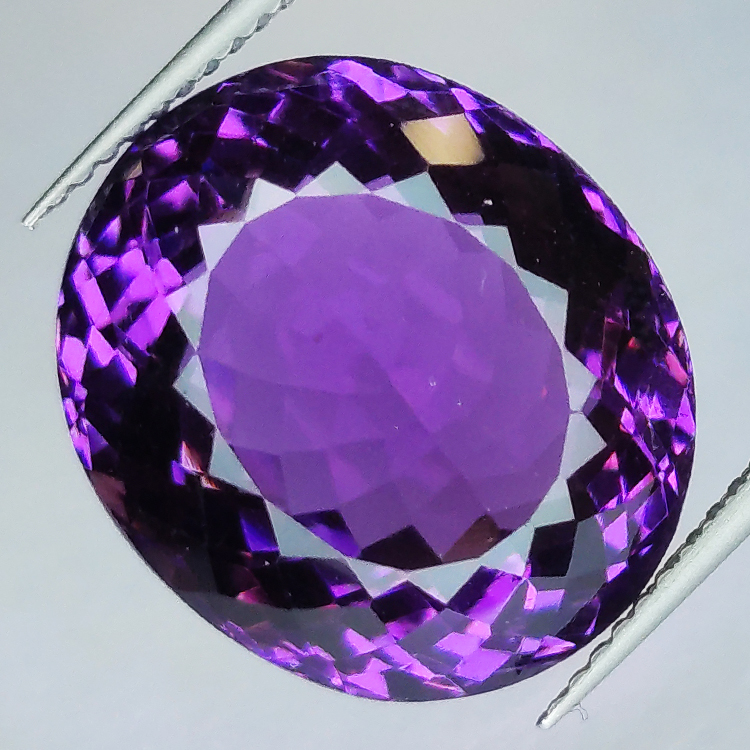 17,06ct Amethyst ovaler Schliff 7.48x15.13mm