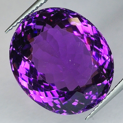 17,06ct Amethyst ovaler Schliff 7.48x15.13mm