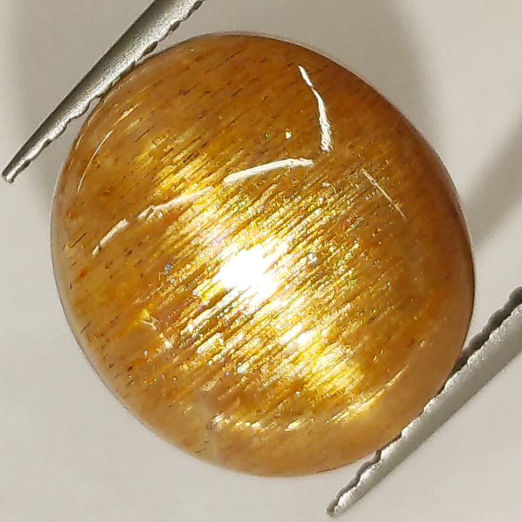 Pierre étoile ovale taillée en cabochon 6,55 ct