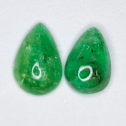 Cabochon taille poire émeraude 3,64 ct 10,00x7,00 mm