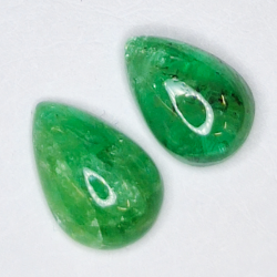 Cabochon di smeraldo taglio pera da 3,64 ct, 10,00 x 7,00 mm