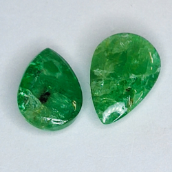 Cabochon di smeraldo taglio pera da 3,64 ct, 10,00 x 7,00 mm