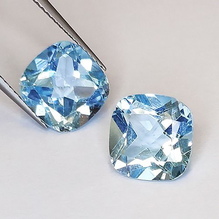 Paio di topazio blu taglio cuscino da 10,05 ct, 10 mm