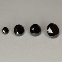 Diamante negro en talla redonda 3-6mm