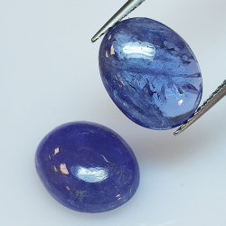 Tanzanite ovale taglio cabochon