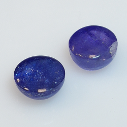 Tanzanite round cabochon cut