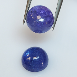 Tanzanite taglio cabochon rotondo