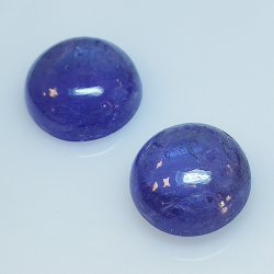 Tanzanite round cabochon cut