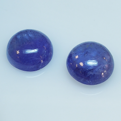 Tanzanite round cabochon cut