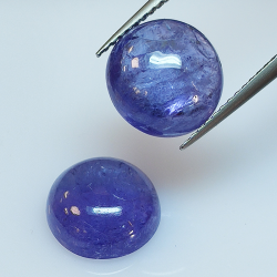 Tanzanite round cabochon cut