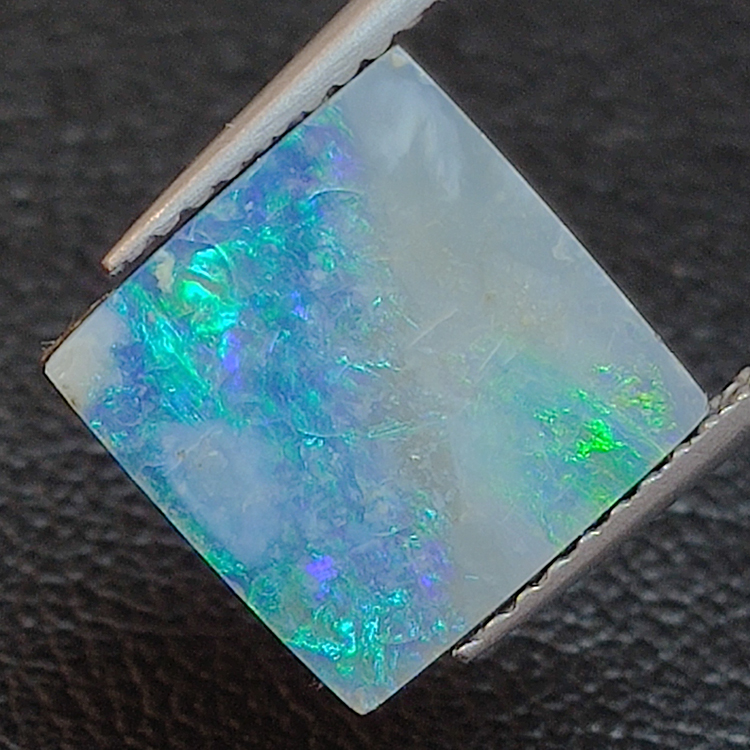 Doublet Australischer Opal Quadratisch 2,76ct 10x10mm