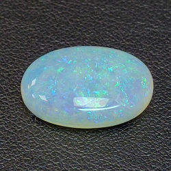 7.78ct  Ópalo noble cabujón Oval