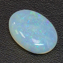 7.78ct  Ópalo noble cabujón Oval