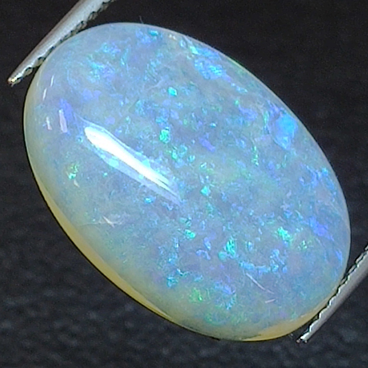 7.78ct  Ópalo noble cabujón Oval