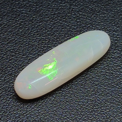 6,27ct Opale nobile cabochon ovale