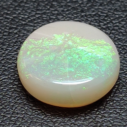 3.79ct Cabochon rond d'opale noble