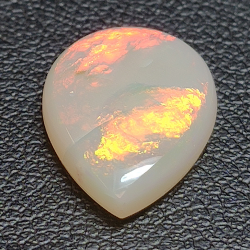 3,62ct Birnen-Cabochon Edelopal