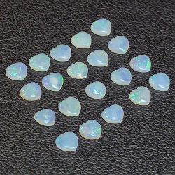 2,78ct Edler Herz-Cabochon-Opal