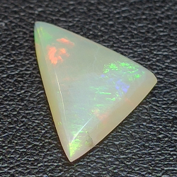 2.41ct cabochon d'opale noble